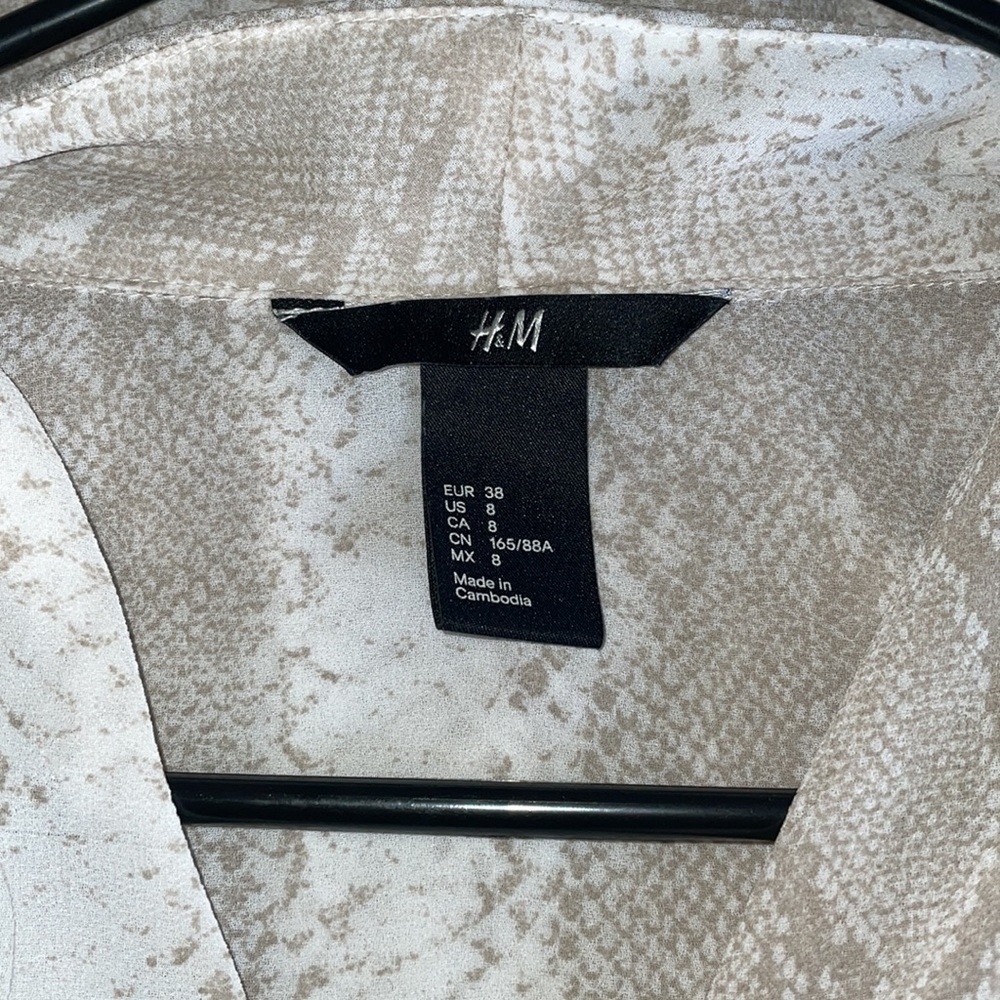 H&M Blouse - Picture 5 of 5